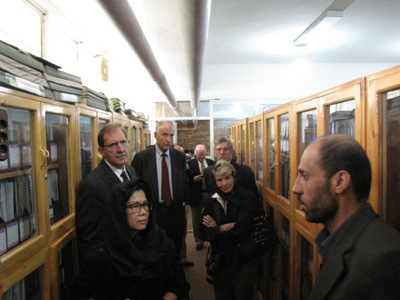 Asia Foundation delegation visits ACKU stacks